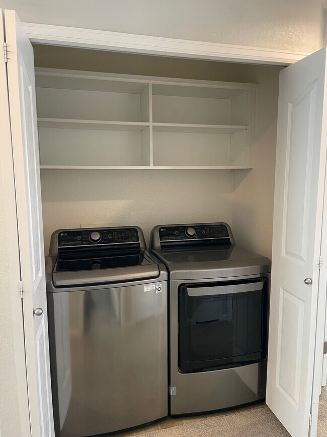 Building Photo - 5505 Abbeywood Cir