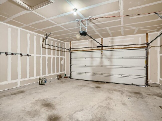 Building Photo - 819 Palo Duro Dr