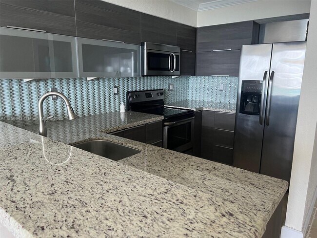 Building Photo - 2501 S Ocean Dr