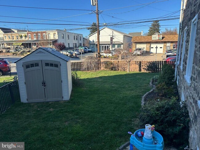 Building Photo - 204 Rosemary Ave