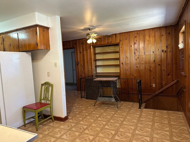 Building Photo - Contact Peggy at 501-676-1758