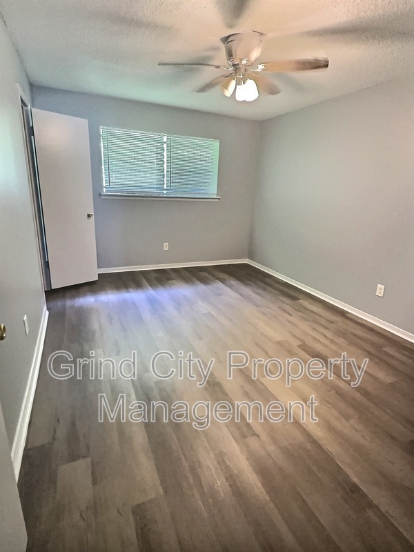 Building Photo - 5440 Flowering Peach Dr