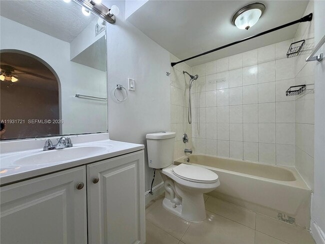 Building Photo - 10651 SW 108th Ave