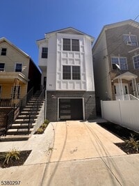 Building Photo - 90 Seaview Ave