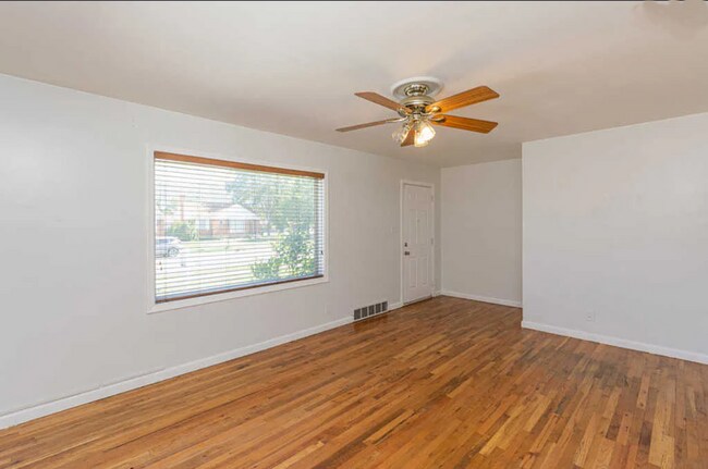 Building Photo - 981 36th St