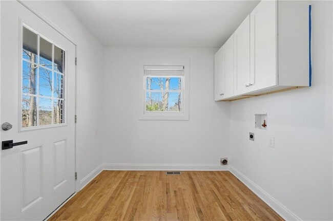 Building Photo - 1460 Hillcrest Dr