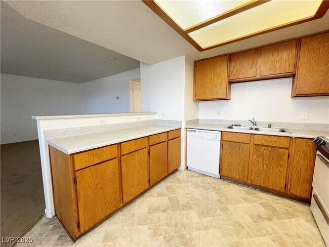 Building Photo - 2209 James Bilbray Dr