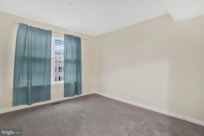 Building Photo - 1612 Fernwood Dr