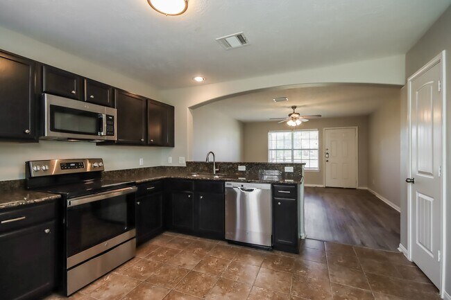 Building Photo - 261 Kellyn Ct