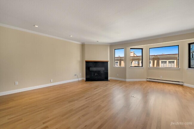 Building Photo - 383 Lombard St