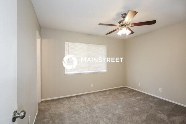 Building Photo - 3 Bedroom Pet-Friendly Home in LAS VEGAS, NV with Main Street Renewal