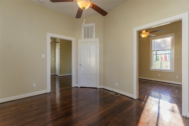 Building Photo - 1219 33rd St