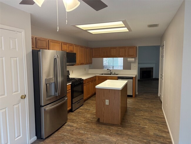 Building Photo - 9327 Cabin Creek Dr