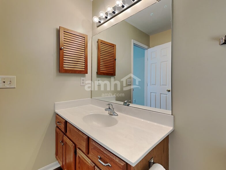 Building Photo - 532 Sugar Maple Ct