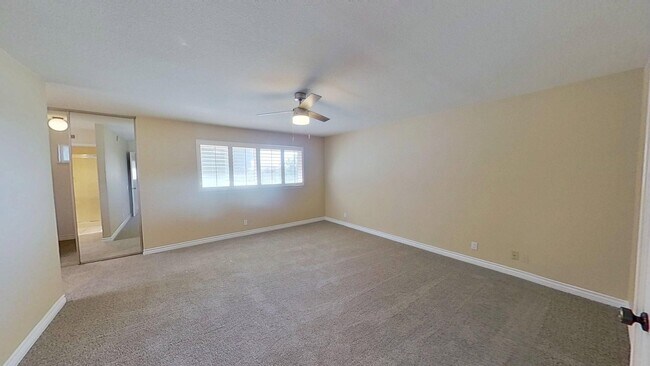 Building Photo - Spacious 2 Bed 2.5 Bath Townhouse in Irvine!