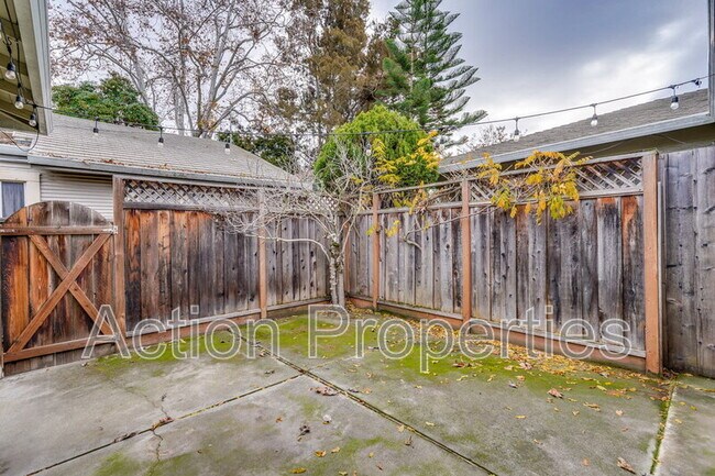 Building Photo - 1575 California St