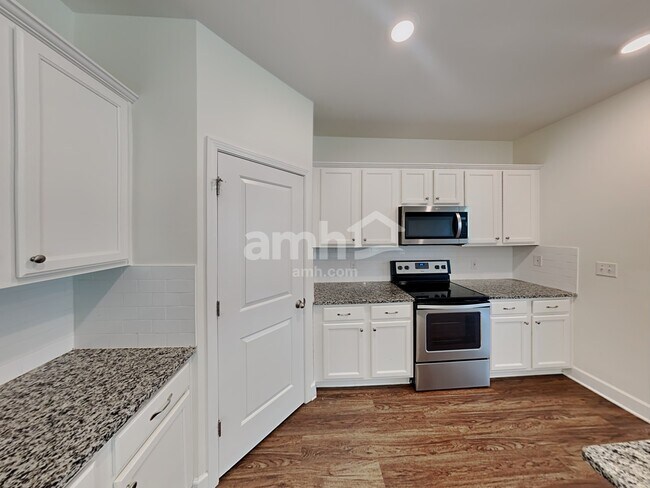 Building Photo - 4308 Longfellow Dr