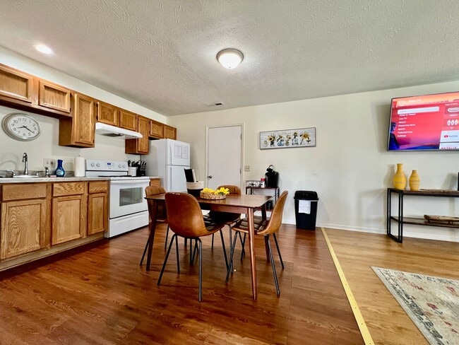 Building Photo - 105 Overbrook Ct