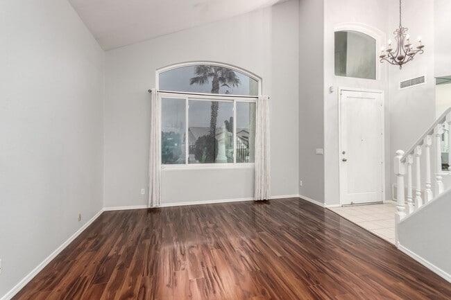 Building Photo - 4 bedoom home with private pool