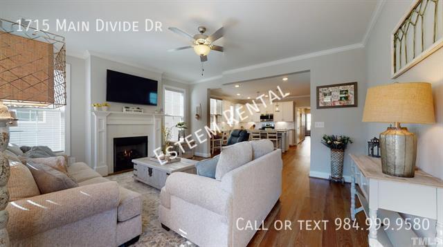 Building Photo - 1715 Main Divide Dr