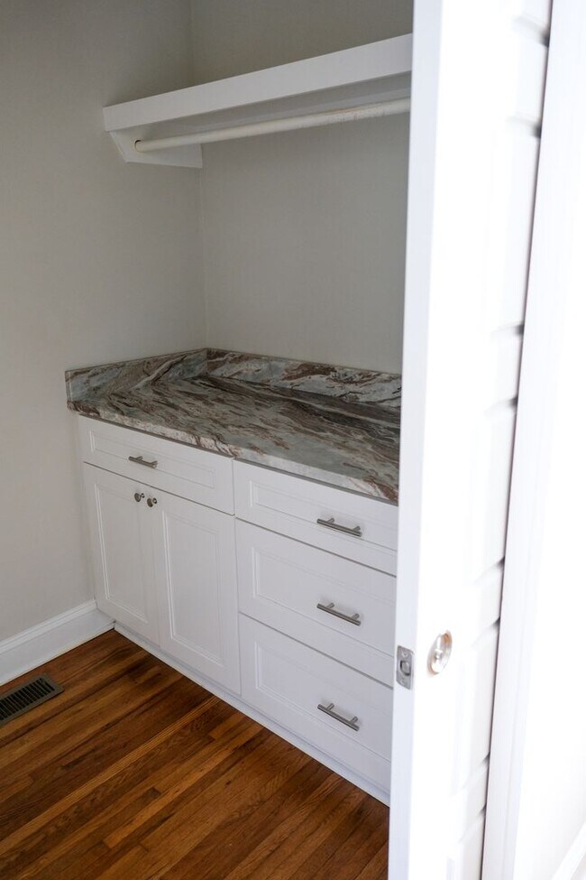 Building Photo - 3 Bedroom, 3 Bath House in Prime Augusta C...