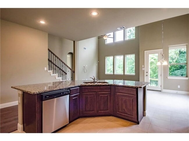 Building Photo - 10671 Villanova Dr