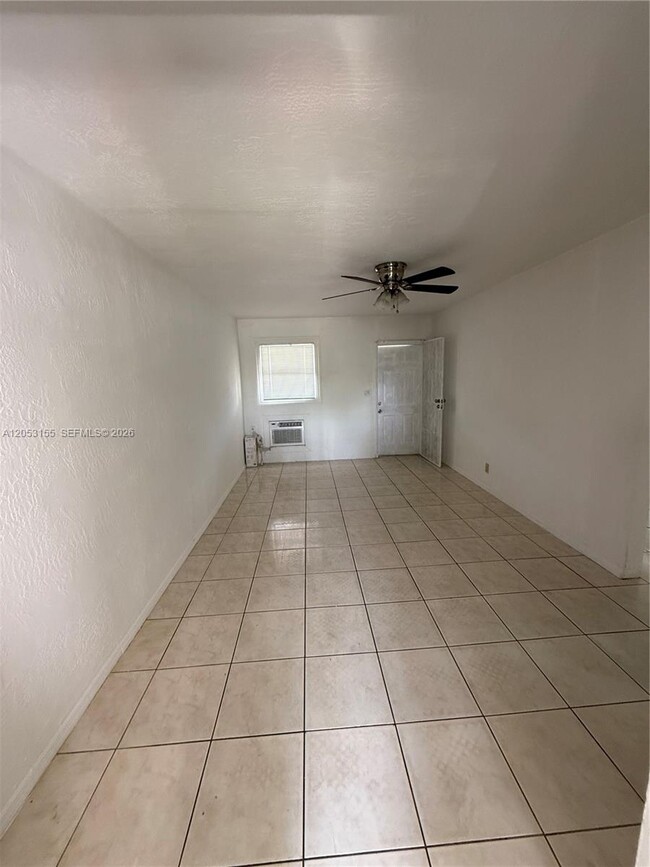 Building Photo - 708 N 20th Ct