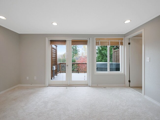 Building Photo - 3 Bed and 2 Bath Stunning Family Home is A...
