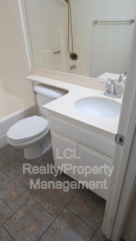 Building Photo - 26661 Braddock Rd