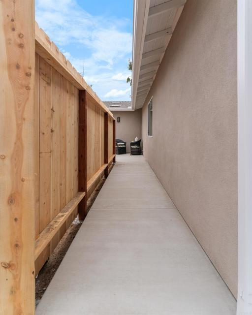 Building Photo - 1751 Tamarack Ave