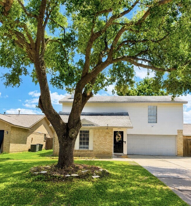 Building Photo - 18210 Almonte Ln