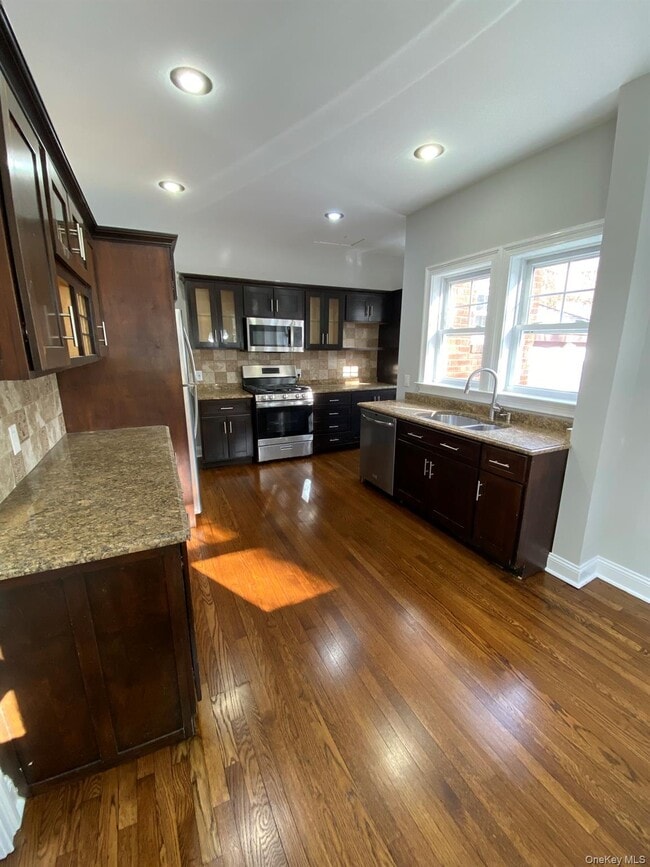 Building Photo - 321 Hayward Ave