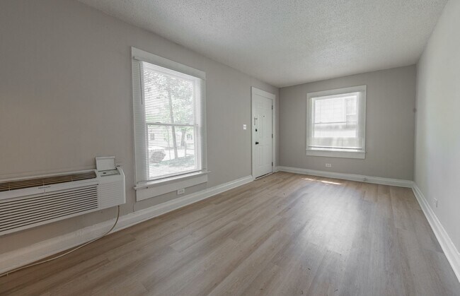 Building Photo - 303 Raynor St