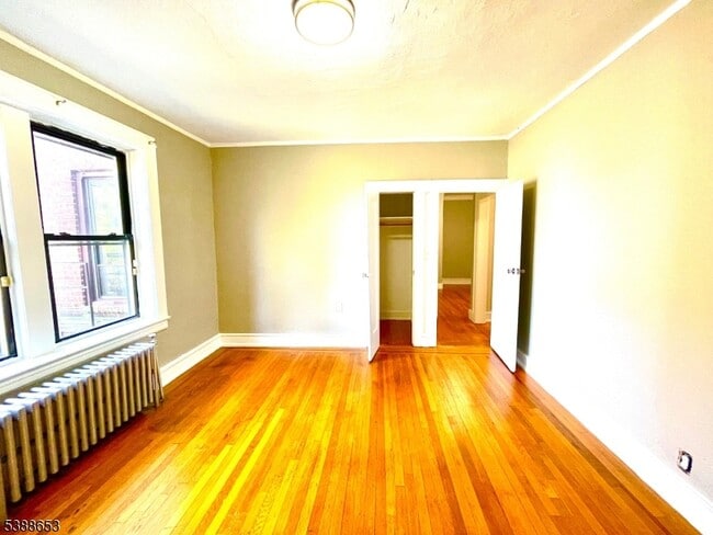 Building Photo - 17 Elwood Pl