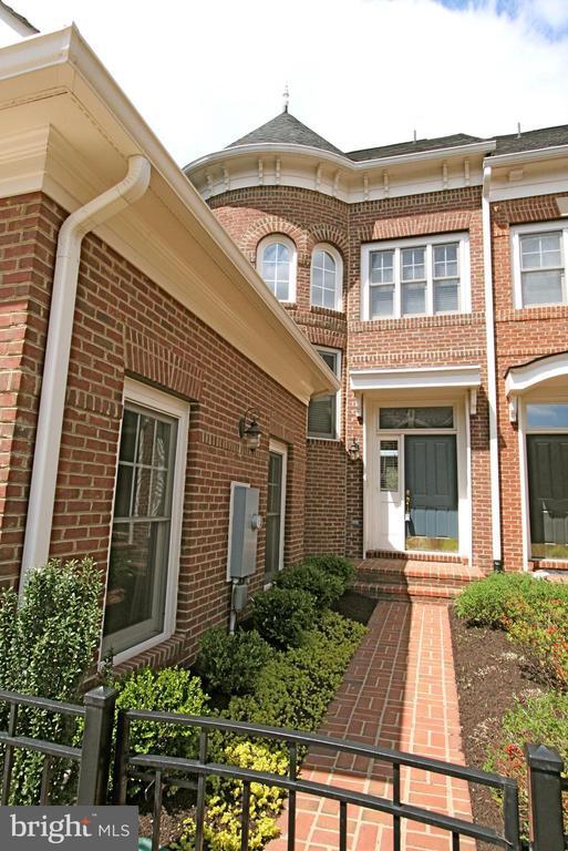 Building Photo - 43704 Burning Sands Terrace