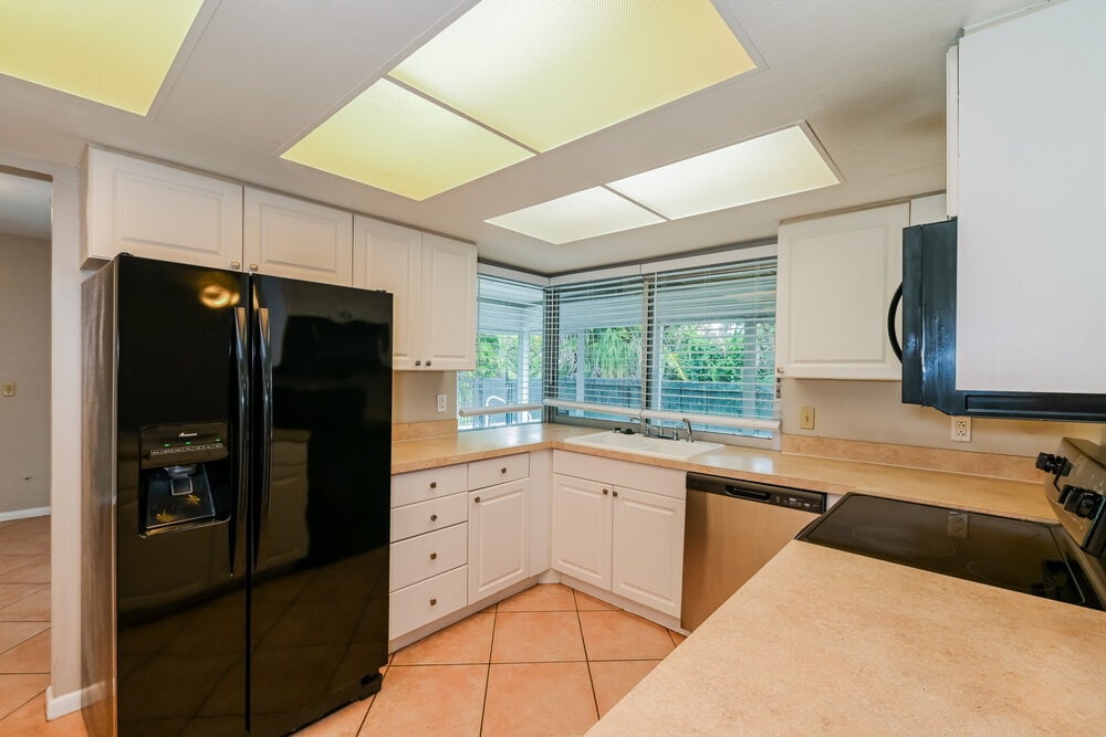 Building Photo - 349 Bay Meadows Dr