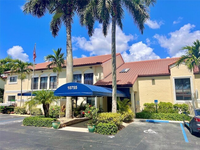 Building Photo - 10771 Palm Lake Ave