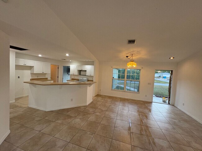 Building Photo - SPECIAL $500 off 1st Months' Rent-Charming Single-Family Home for Rent in Lehigh Acres