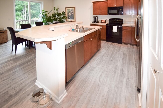 Building Photo - 4721 Joppa St SW