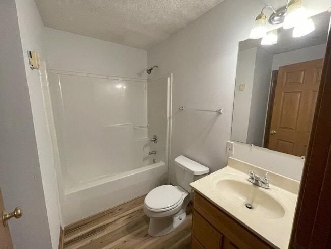 Building Photo - 152 Cecil St