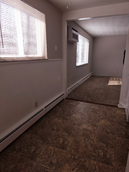 Building Photo - 3339-3339 Epworth Ave