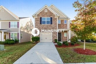 Building Photo - 3 Bedroom Pet-Friendly Home in Charlotte, NC with Main Street Renewal