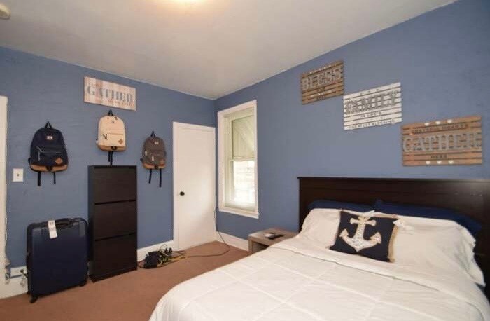 Building Photo - 245 Pensdale St