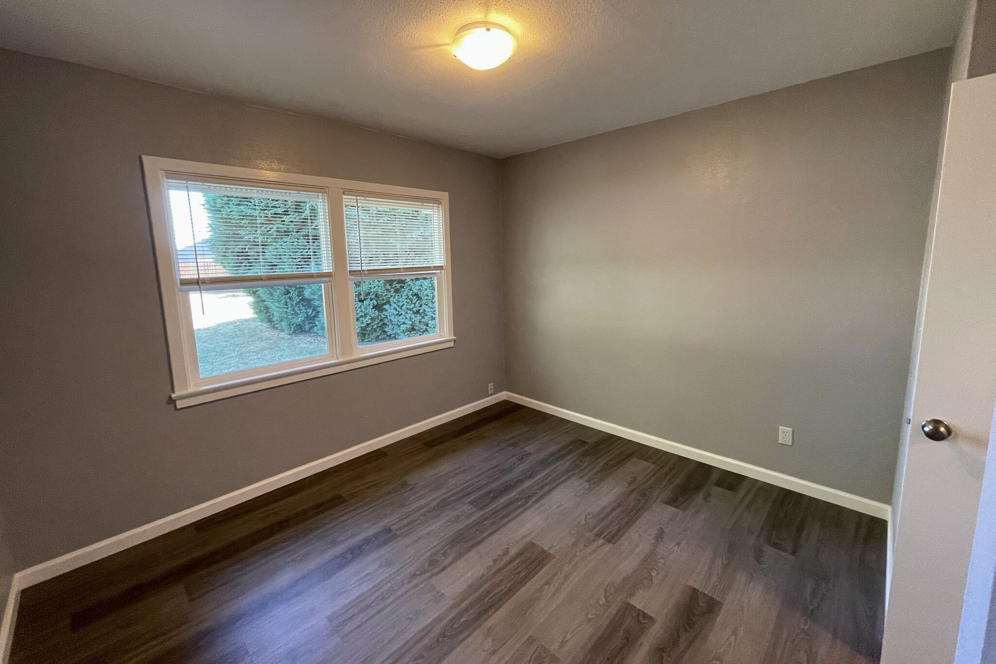 Building Photo - 2102 W 28th St