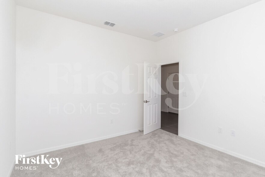 Building Photo - 544 Crown Rose Dr