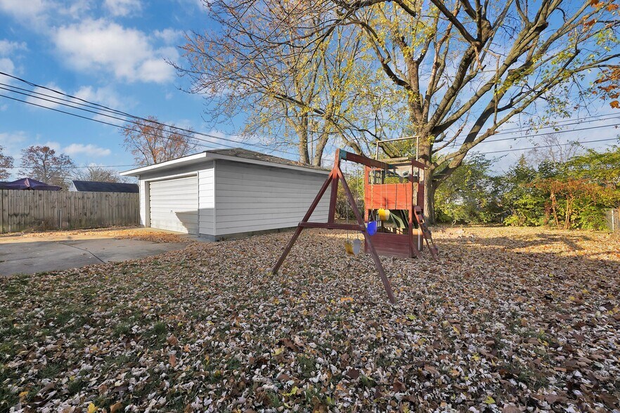 Building Photo - 995 Wiltshire Rd