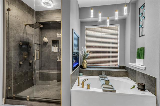 Building Photo - 13389 Spirit Falls Dr