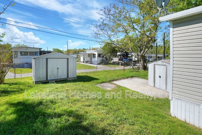 Building Photo - 3321 Peachtree Hill Rd