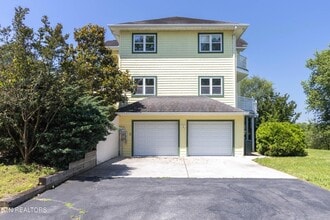 Building Photo - 2084 Allenridge Dr