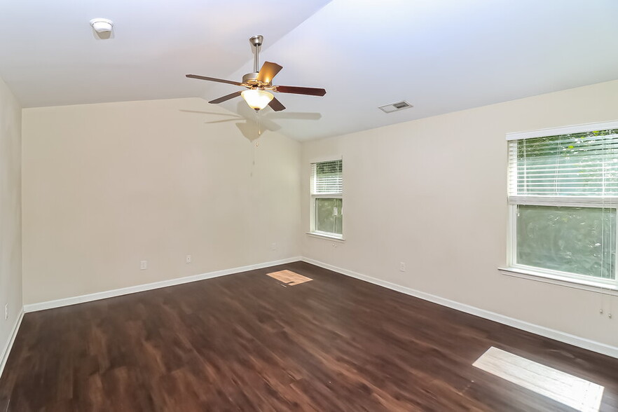 Building Photo - 360 Darbys Run Ct